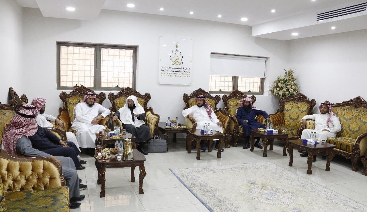 Read more about the article الجمعية تستقبل مسؤولي توعية الجاليات بإدراة الخدمات الصحية بوزارة الدفاع